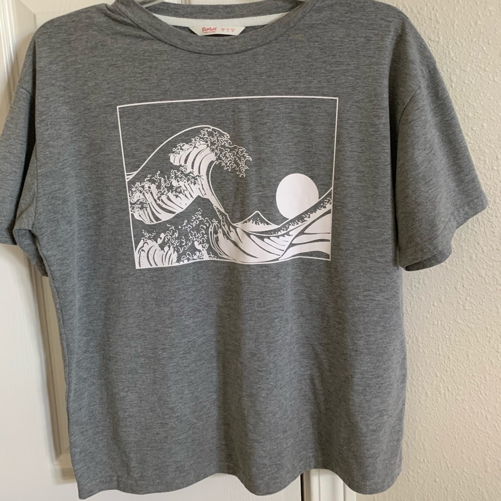 Grey graphic tee